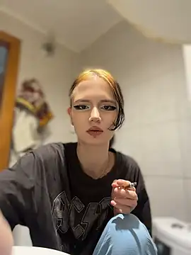 Snapshot of MarsiMur chatting on 05-27-26, 04:09 MarsiMur online show from 05-27-26, 04:09
