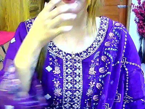 Snapshot of Adiba_Obu_20 chatting on 05-28-26, 11:38 Adiba Obu 20 online show from 05-28-26, 11:38