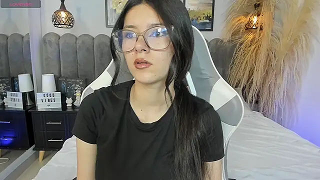amber hill   online show from 05-26-26, 12:14