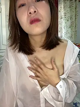 Snapshot of U-mi chatting on 06-05-26, 12:04 U-mi online show from 06-05-26, 12:04