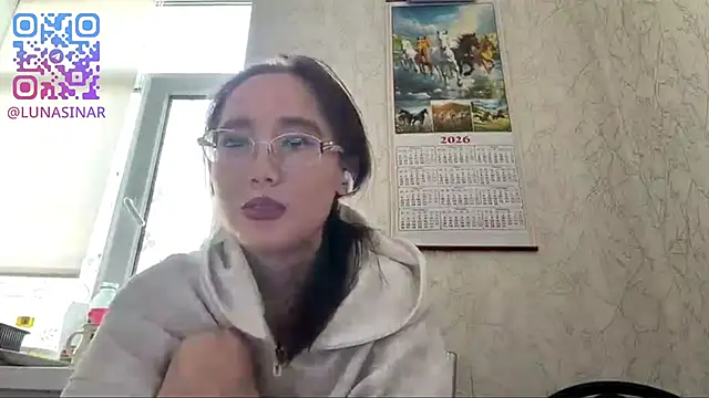 Snapshot of VickieTrudo chatting on 06-11-26, 12:32 VickieTrudo online show from 06-11-26, 12:32