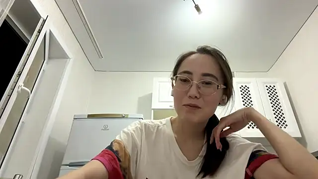 Snapshot of VickieTrudo chatting on 06-28-26, 10:16 VickieTrudo online show from 06-28-26, 10:16