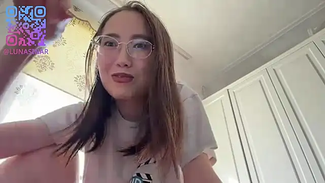 Snapshot of VickieTrudo chatting on 06-11-26, 02:53 VickieTrudo online show from 06-11-26, 02:53