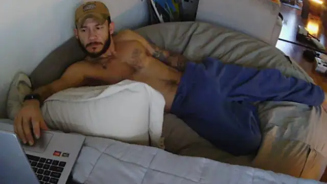 Snapshot of Clevername90 chatting on 02-08-26, 05:43 Clevername90 online show from 02-08-26, 05:43