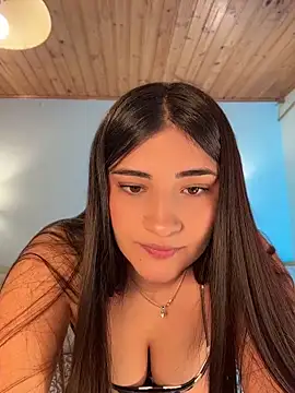 Snapshot of Ahricutte1 chatting on 06-18-26, 04:34 Ahricutte1 online show from 06-18-26, 04:34