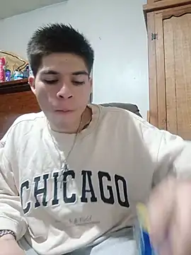 Snapshot of Oliver_LA chatting on 07-30-26, 06:23 Oliver LA online show from 07-30-26, 06:23