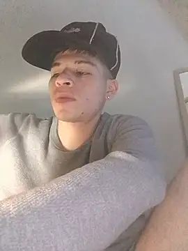 Snapshot of Oliver_LA chatting on 07-14-26, 01:49 Oliver LA online show from 07-14-26, 01:49