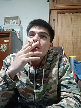 Snapshot of Oliver_LA chatting on 08-01-26, 05:16 Oliver LA online show from 08-01-26, 05:16