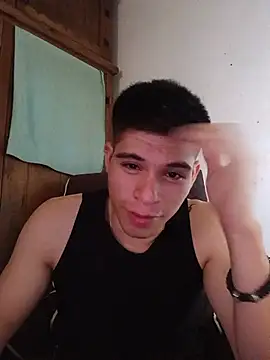Snapshot of Oliver_LA chatting on 07-08-26, 08:53 Oliver LA online show from 07-08-26, 08:53