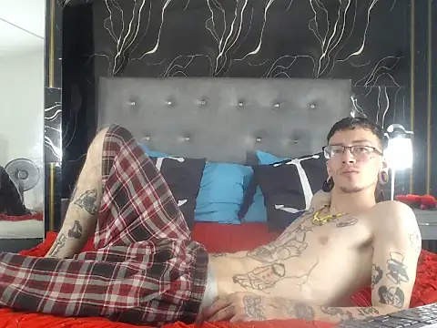 Snapshot of Ryan_Owenss chatting on 05-26-26, 05:49 Ryan Owenss online show from 05-26-26, 05:49