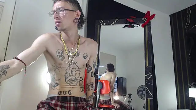 Snapshot of Ryan_Owenss chatting on 05-22-26, 03:26 Ryan Owenss online show from 05-22-26, 03:26