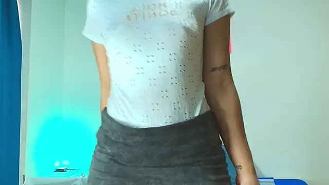 Snapshot of ashley_blazze chatting on 06-20-26, 11:37 ashley blazze online show from 06-20-26, 11:37