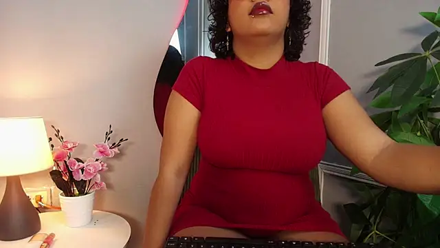 Snapshot of Kristal_donne chatting on 06-06-26, 12:10 Kristal donne online show from 06-06-26, 12:10