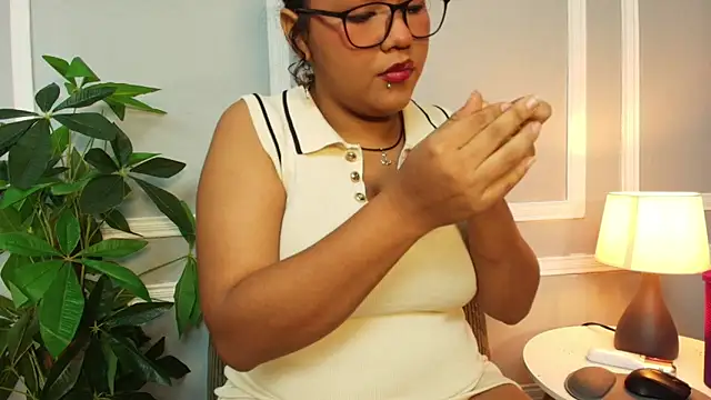 Snapshot of Kristal_donne chatting on 06-03-26, 02:33 Kristal donne online show from 06-03-26, 02:33