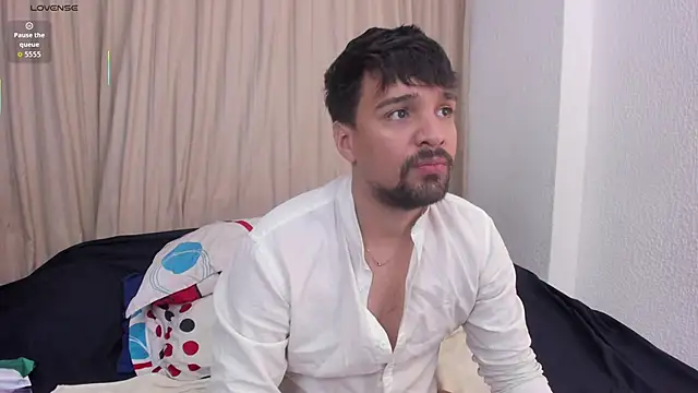 Snapshot of max_ed chatting on 06-15-26, 11:54 max ed online show from 06-15-26, 11:54