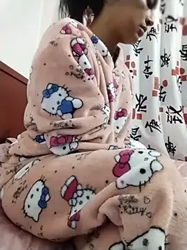 Snapshot of Estefanycute chatting on 06-19-26, 11:49 Estefanycute online show from 06-19-26, 11:49