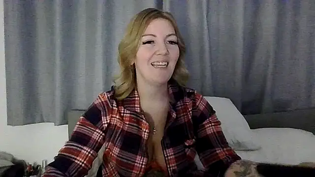 Snapshot of Chanti_Ryder_X chatting on 06-15-26, 09:14 Chanti Ryder X online show from 06-15-26, 09:14