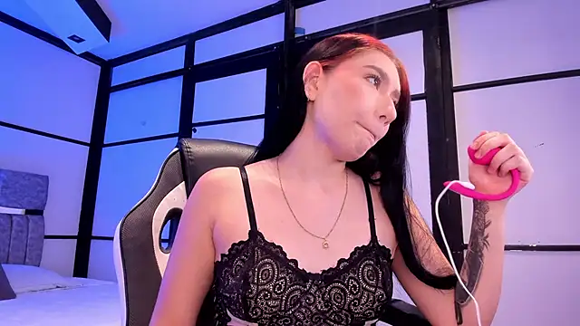 Snapshot of kitanna_1 chatting on 06-20-26, 10:04 kitanna 1 online show from 06-20-26, 10:04