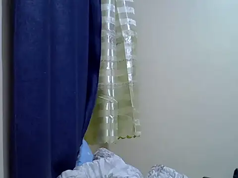Snapshot of crazybeibe chatting on 06-17-26, 06:29 crazybeibe online show from 06-17-26, 06:29