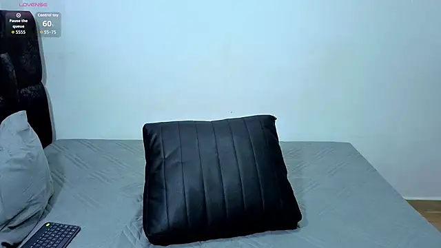Snapshot of Luke_Muscle chatting on 07-01-26, 12:44 Luke Muscle online show from 07-01-26, 12:44