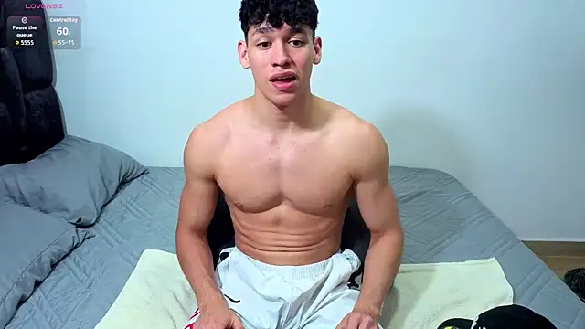Snapshot of Luke_Muscle chatting on 07-09-26, 01:28 Luke Muscle online show from 07-09-26, 01:28