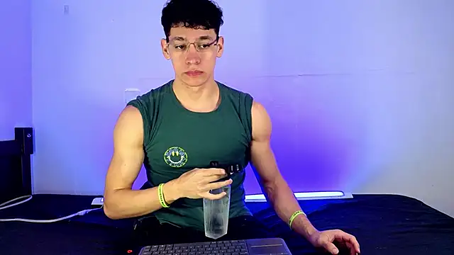 Luke Muscle online show from 05-28-26, 12:33