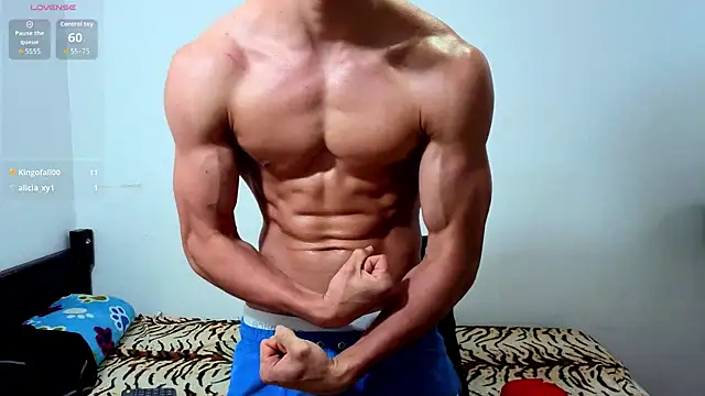 Snapshot of Luke_Muscle chatting on 06-20-26, 02:22 Luke Muscle online show from 06-20-26, 02:22