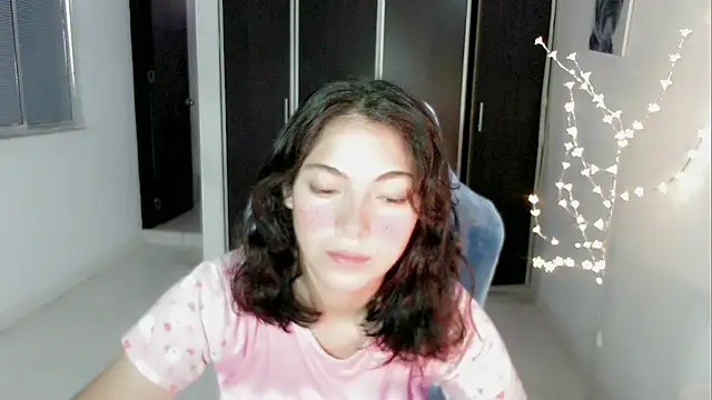 Snapshot of Dolce_more chatting on 06-05-26, 12:22 Dolce more online show from 06-05-26, 12:22