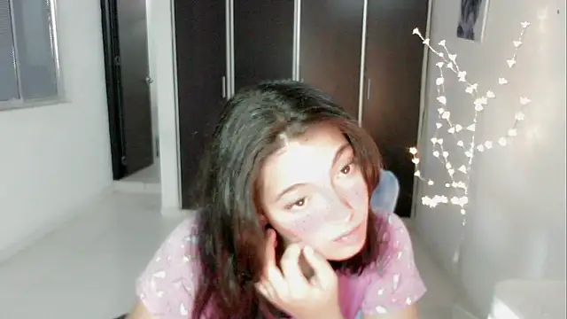 Snapshot of Dolce_more chatting on 06-08-26, 03:56 Dolce more online show from 06-08-26, 03:56