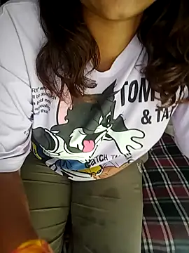 Snapshot of Hot-couple-GB chatting on 06-15-26, 04:28 Hot-couple-GB online show from 06-15-26, 04:28