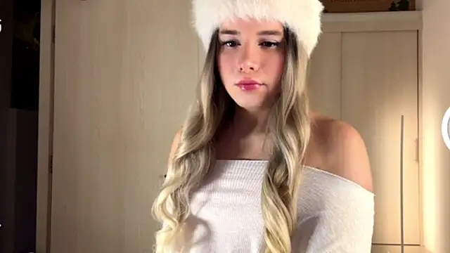 Snapshot of goldenangel_4u chatting on 07-18-26, 02:09 goldenangel 4u online show from 07-18-26, 02:09