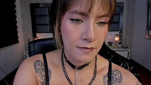 Snapshot of Mrs_Regina_clk chatting on 06-20-26, 03:55 Mrs Regina clk online show from 06-20-26, 03:55