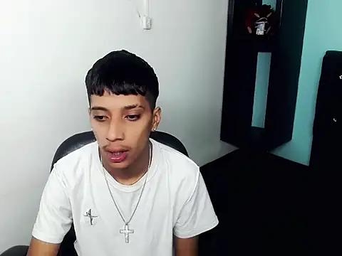 Snapshot of jl_brayan12 chatting on 07-11-26, 03:18 jl brayan12 online show from 07-11-26, 03:18