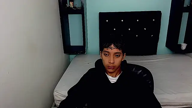 Snapshot of jl_brayan12 chatting on 06-17-26, 04:28 jl brayan12 online show from 06-17-26, 04:28