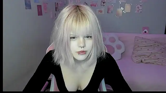 Snapshot of VelvetAlice chatting on 07-13-26, 08:52 VelvetAlice online show from 07-13-26, 08:52
