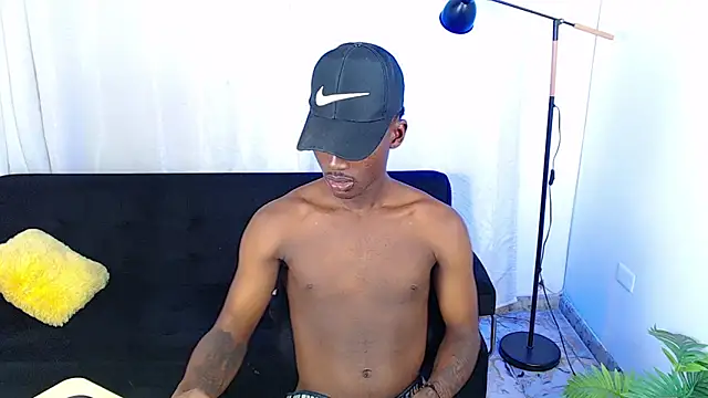 alexaandro18 online show from 06-09-26, 08:21