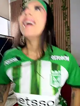 Snapshot of Eveliin__ chatting on 06-02-26, 11:54 Eveliin online show from 06-02-26, 11:54