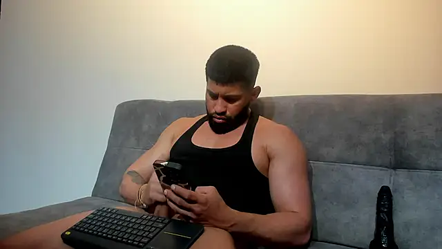 Snapshot of RikyAaron chatting on 07-23-26, 01:58 RikyAaron online show from 07-23-26, 01:58