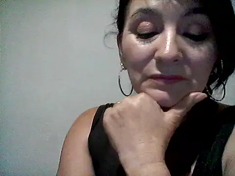 Snapshot of Anlly_garcia002 chatting on 05-27-26, 01:57 Anlly garcia002 online show from 05-27-26, 01:57