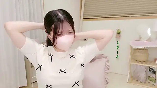 Snapshot of Yuinyaaa chatting on 06-04-26, 07:24 Yuinyaaa online show from 06-04-26, 07:24