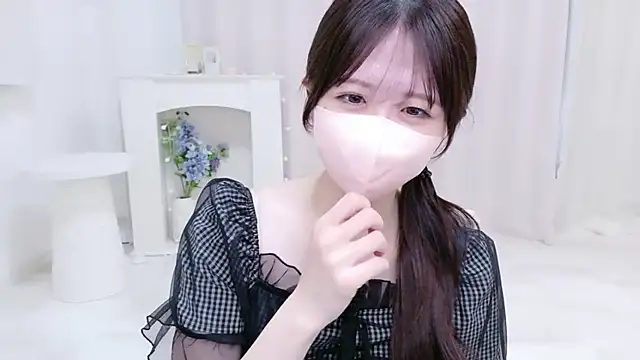 Snapshot of Yuinyaaa chatting on 07-27-26, 07:04 Yuinyaaa online show from 07-27-26, 07:04