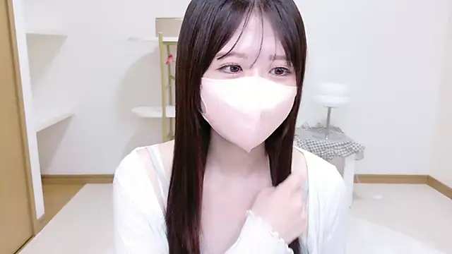 Snapshot of Yuinyaaa chatting on 07-25-26, 07:05 Yuinyaaa online show from 07-25-26, 07:05
