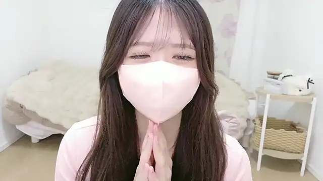 Snapshot of Yuinyaaa chatting on 06-20-26, 10:42 Yuinyaaa online show from 06-20-26, 10:42