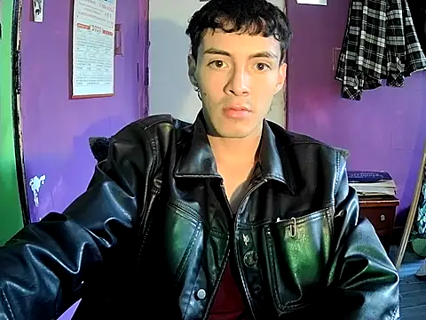 Snapshot of crisanto8 chatting on 05-26-26, 10:30 crisanto8 online show from 05-26-26, 10:30