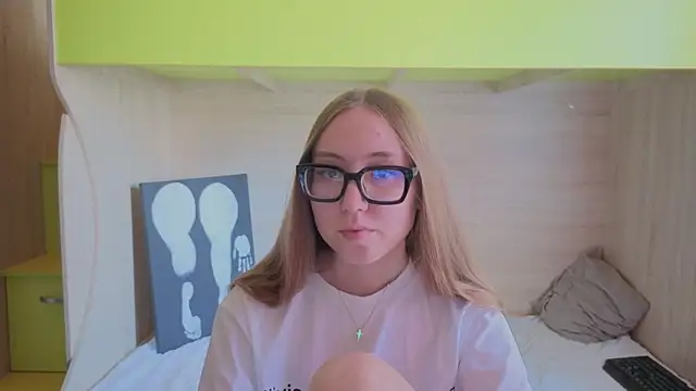 Snapshot of _kitti_meow_ chatting on 07-09-26, 06:36 kitti meow online show from 07-09-26, 06:36