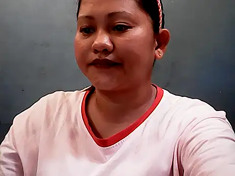 Snapshot of Irisshinn chatting on 07-20-26, 05:48 Irisshinn online show from 07-20-26, 05:48