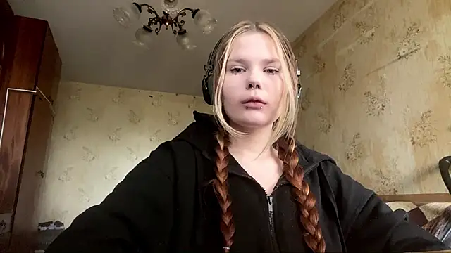 Snapshot of SusanaLeichty chatting on 05-30-26, 06:20 SusanaLeichty online show from 05-30-26, 06:20