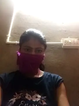 Snapshot of Tiyaasa chatting on 05-29-26, 12:16 Tiyaasa online show from 05-29-26, 12:16