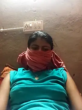 Snapshot of Tiyaasa chatting on 05-24-26, 11:21 Tiyaasa online show from 05-24-26, 11:21