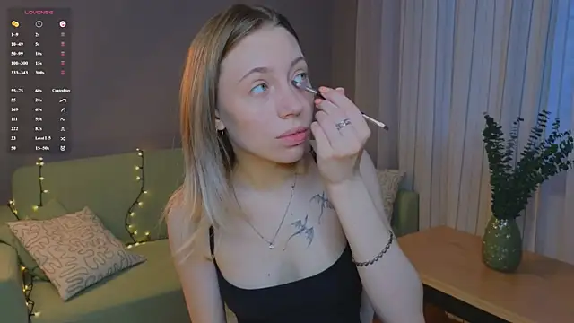 Snapshot of BlondeKelly chatting on 06-14-26, 05:14 BlondeKelly online show from 06-14-26, 05:14